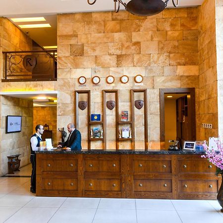 Reston Hotel Jounieh Exterior foto