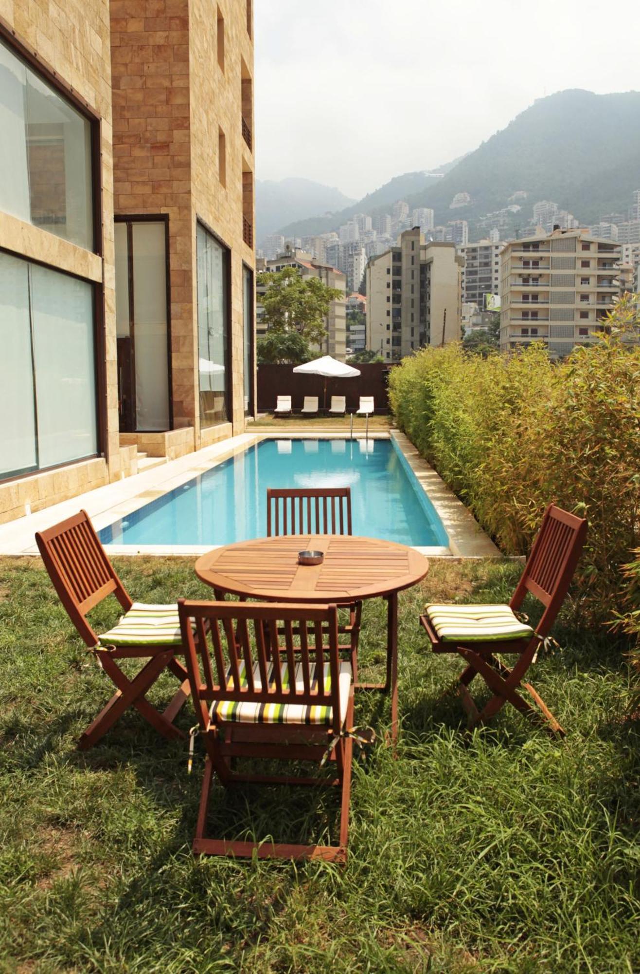 Reston Hotel Jounieh Exterior foto