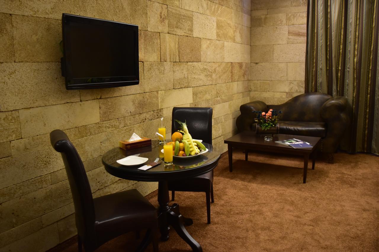 Reston Hotel Jounieh Exterior foto
