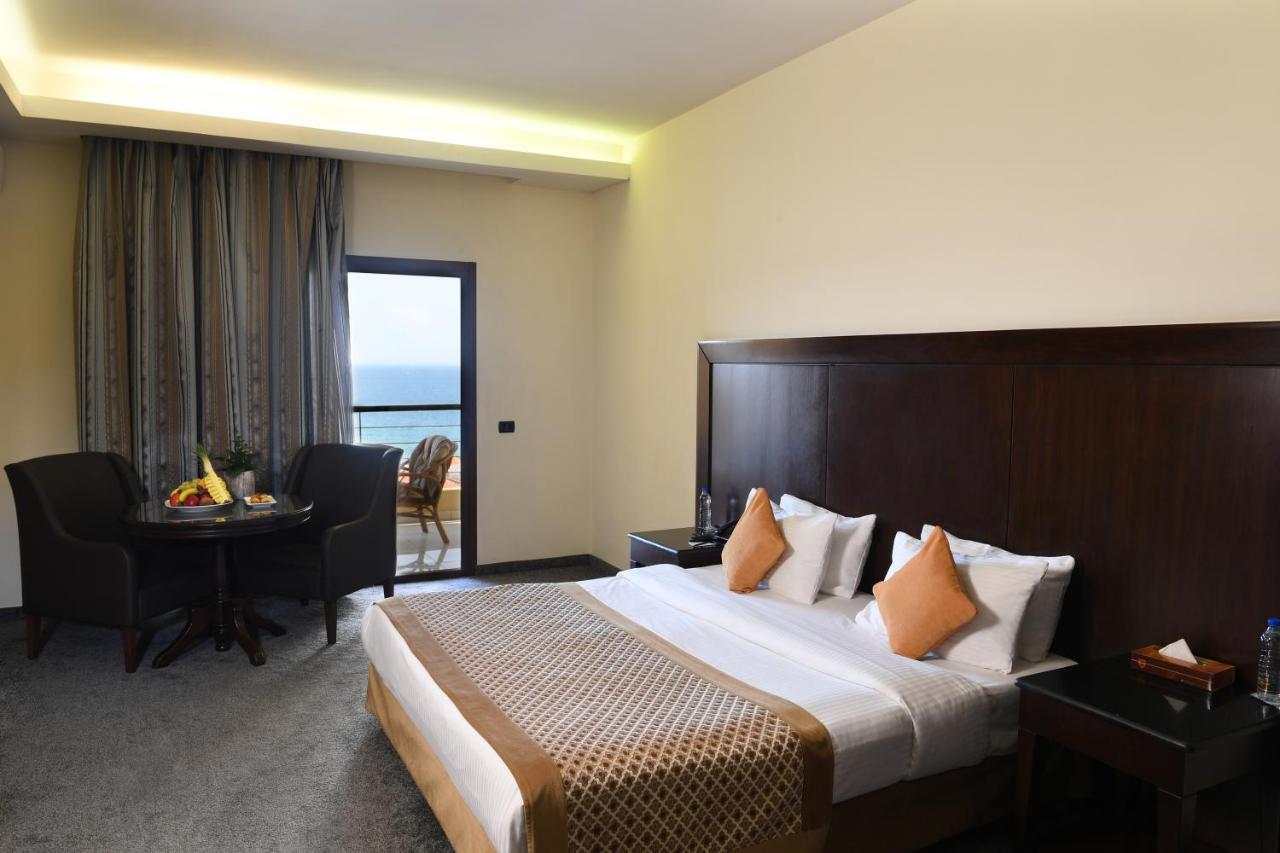 Reston Hotel Jounieh Exterior foto