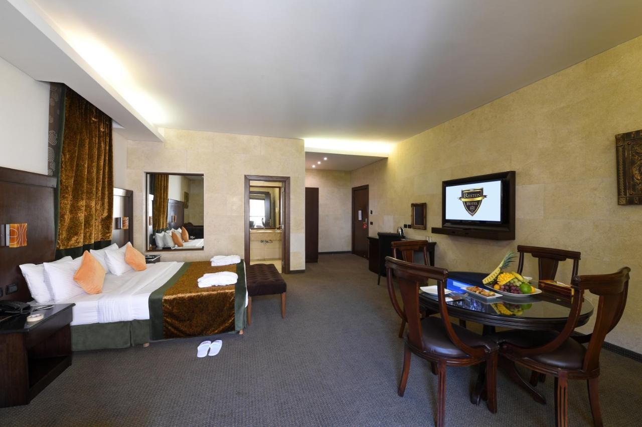 Reston Hotel Jounieh Exterior foto