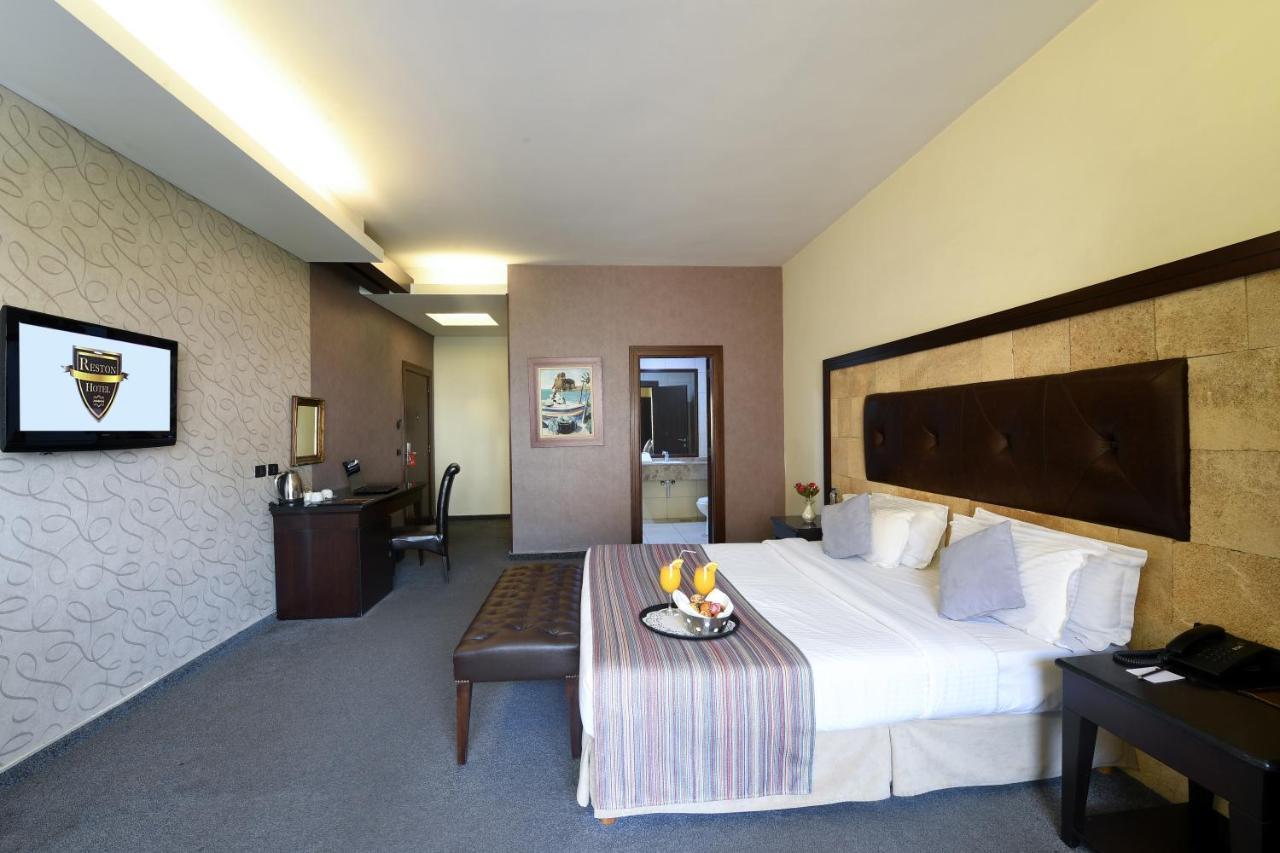 Reston Hotel Jounieh Exterior foto