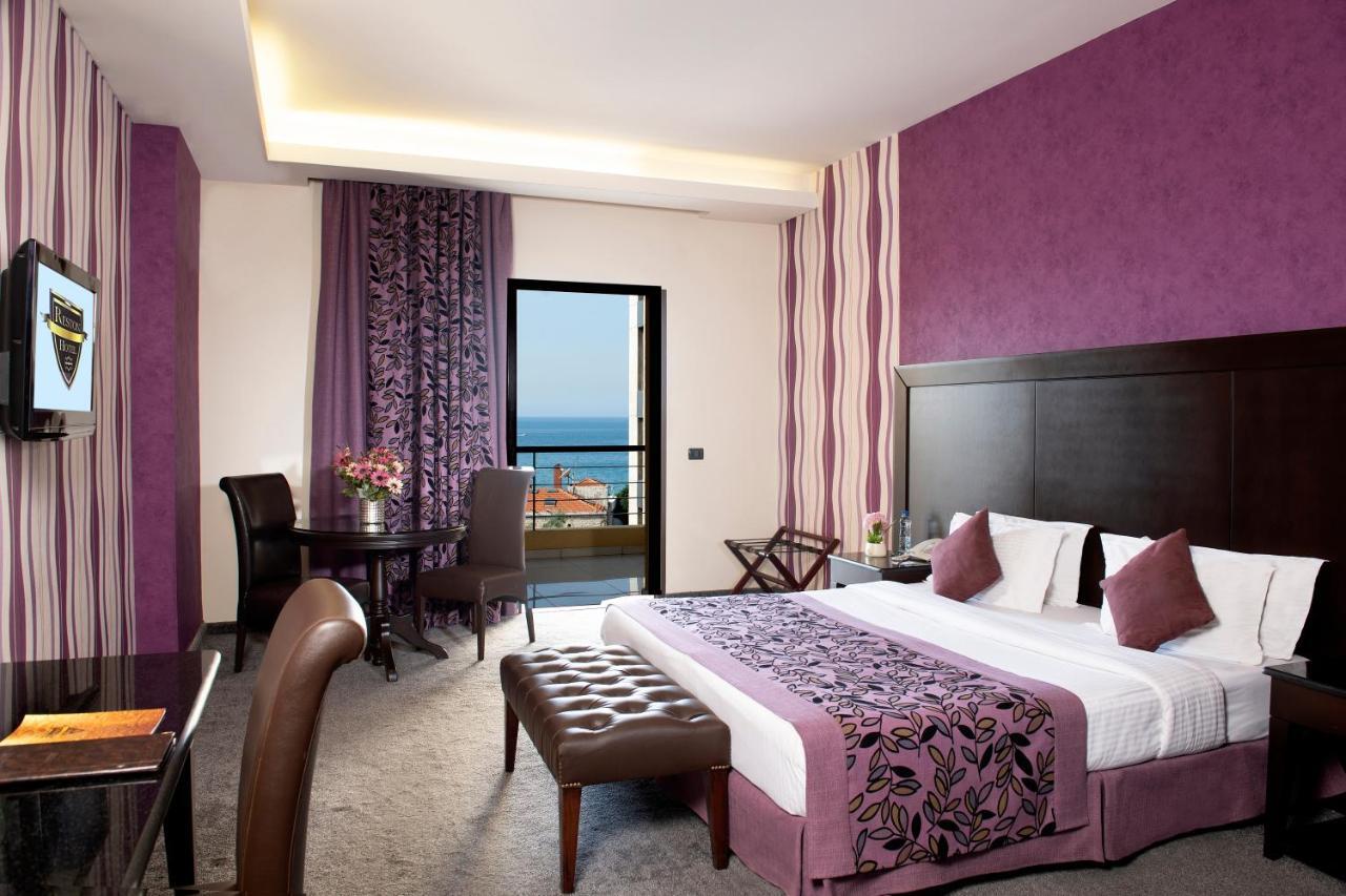 Reston Hotel Jounieh Exterior foto