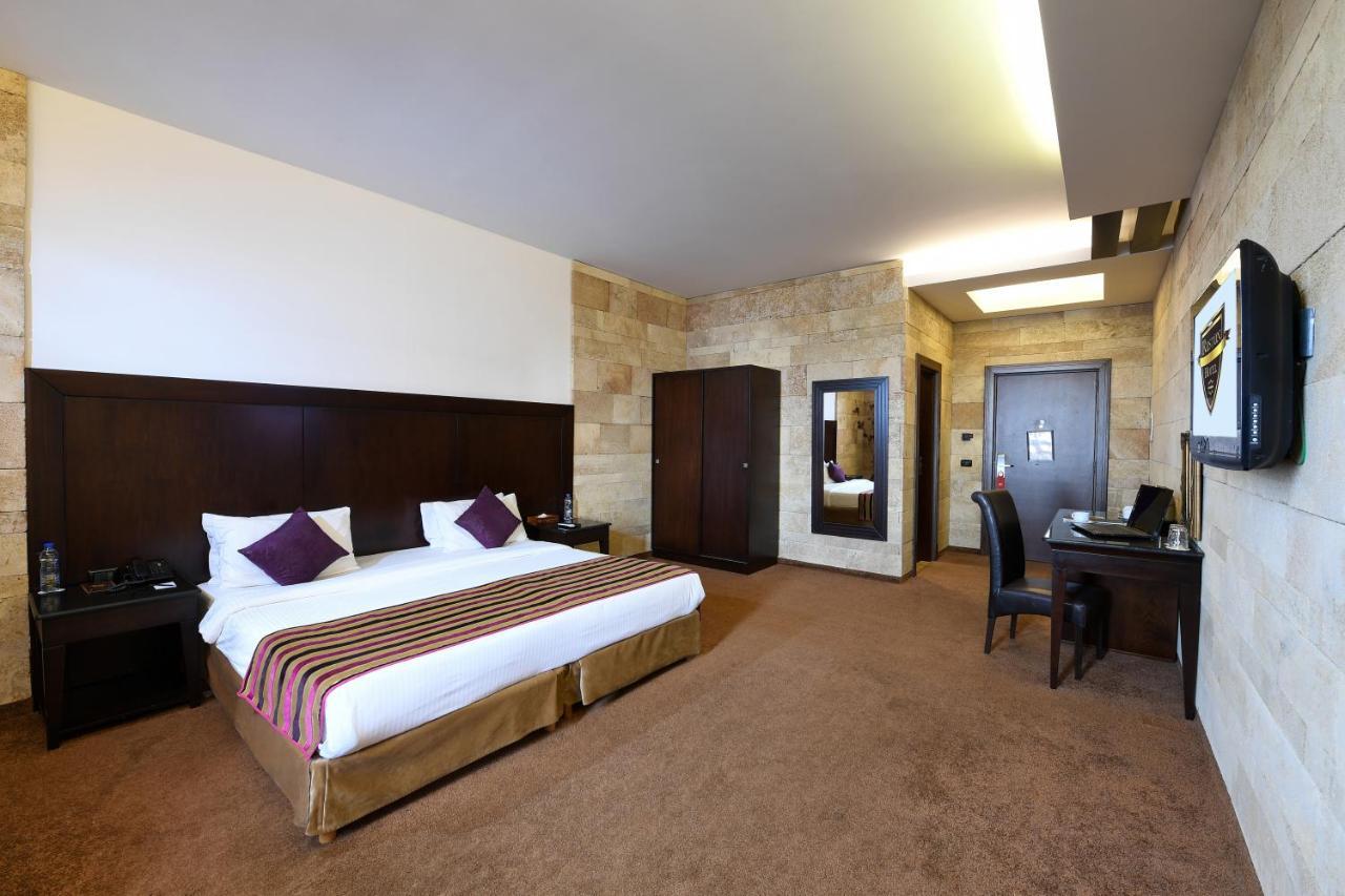 Reston Hotel Jounieh Exterior foto