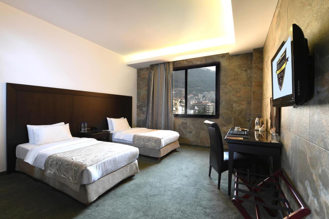 Reston Hotel Jounieh Exterior foto