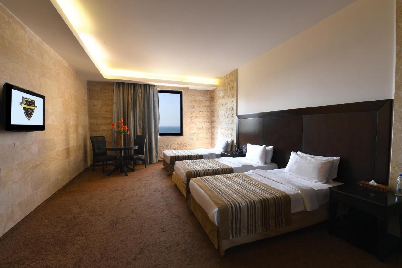 Reston Hotel Jounieh Exterior foto