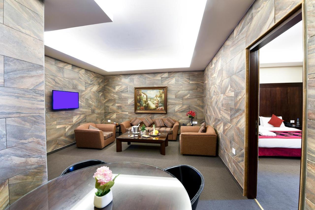 Reston Hotel Jounieh Exterior foto