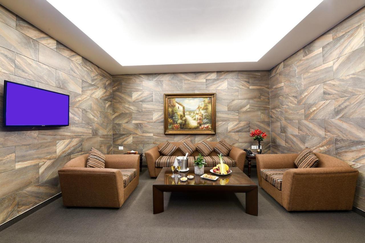 Reston Hotel Jounieh Exterior foto
