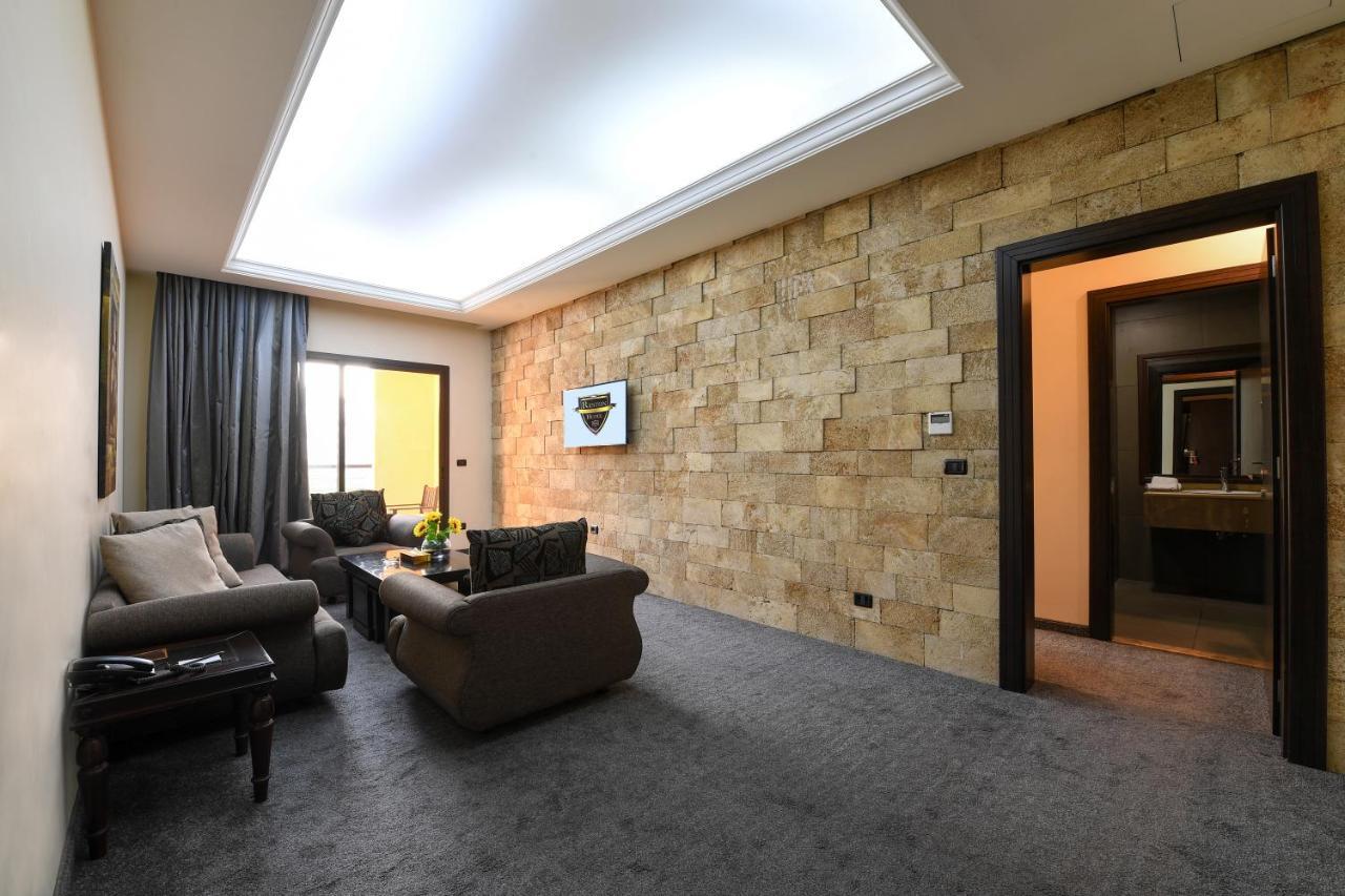 Reston Hotel Jounieh Exterior foto