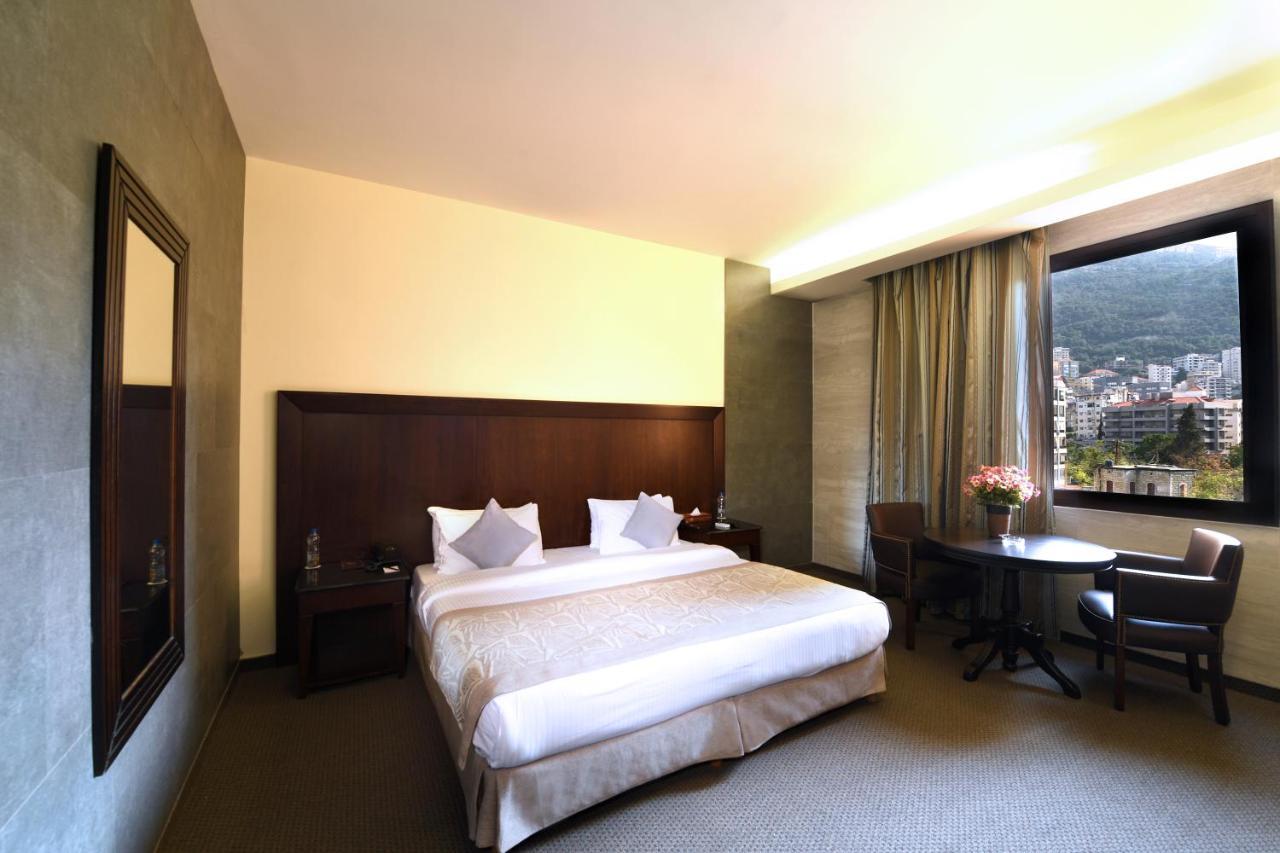 Reston Hotel Jounieh Exterior foto