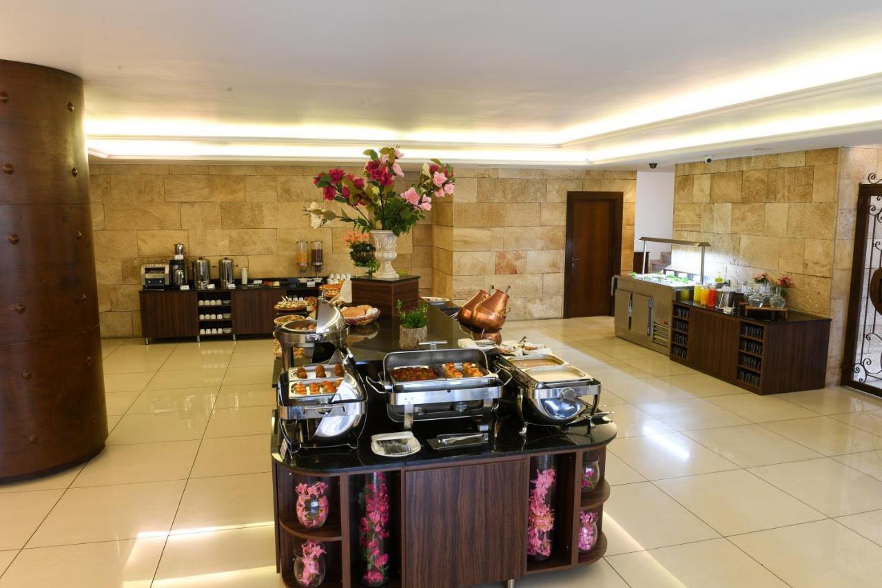 Reston Hotel Jounieh Exterior foto