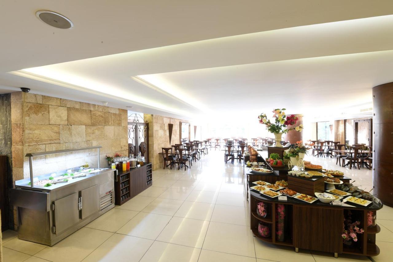 Reston Hotel Jounieh Exterior foto
